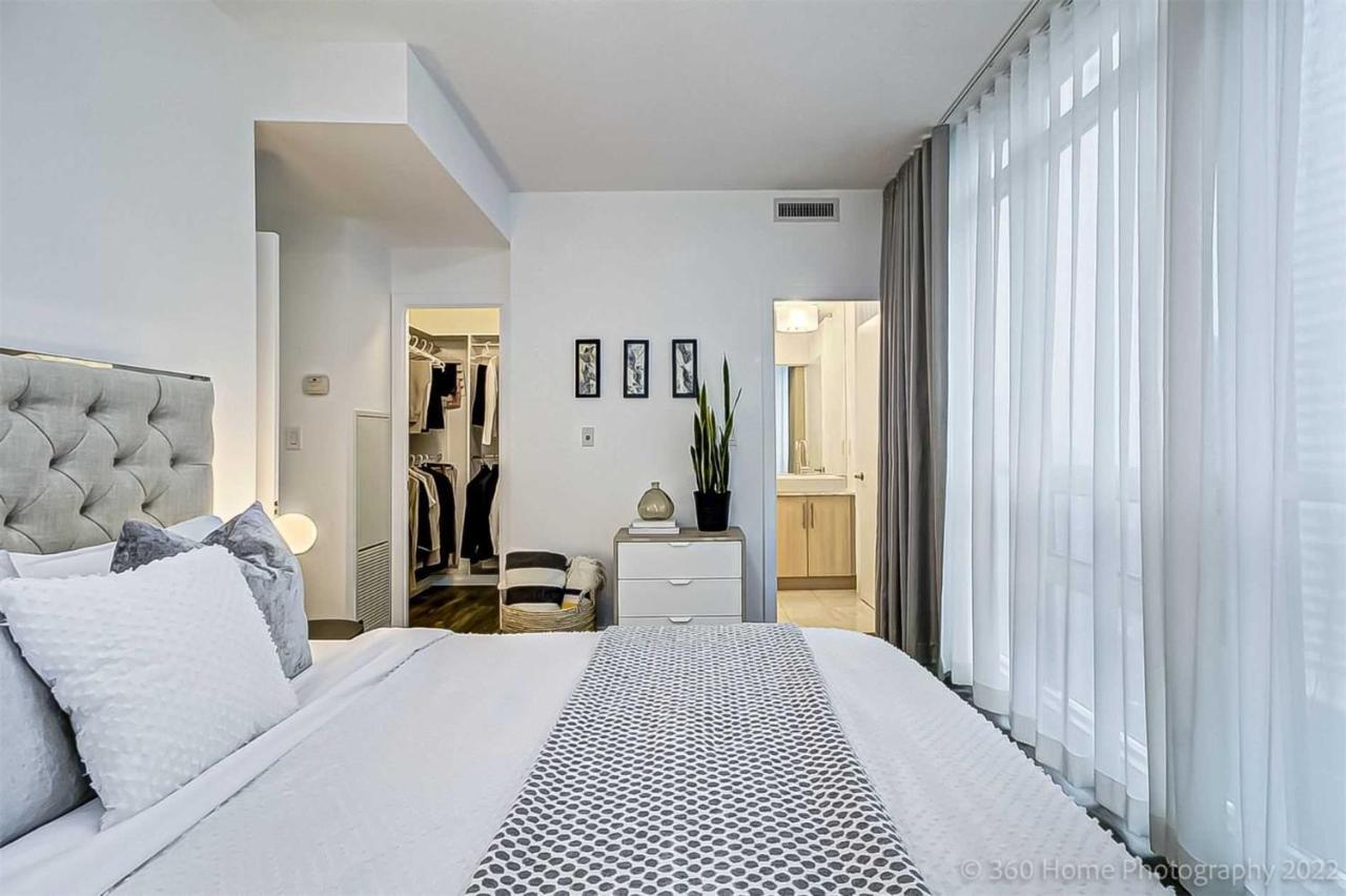 Prime Location - Stunning 2-Bdrm Condo Toronto Exteriér fotografie