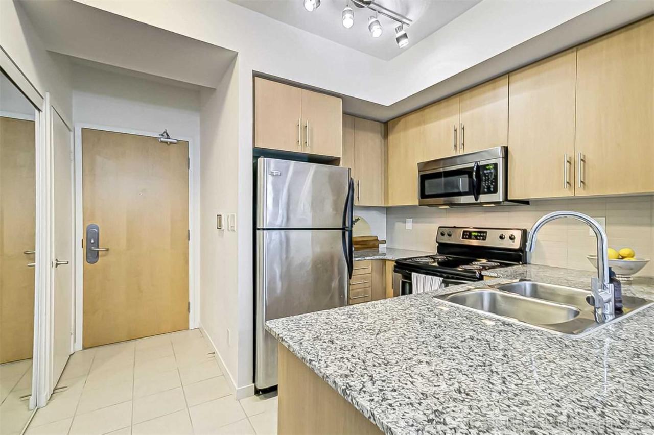 Prime Location - Stunning 2-Bdrm Condo Toronto Exteriér fotografie