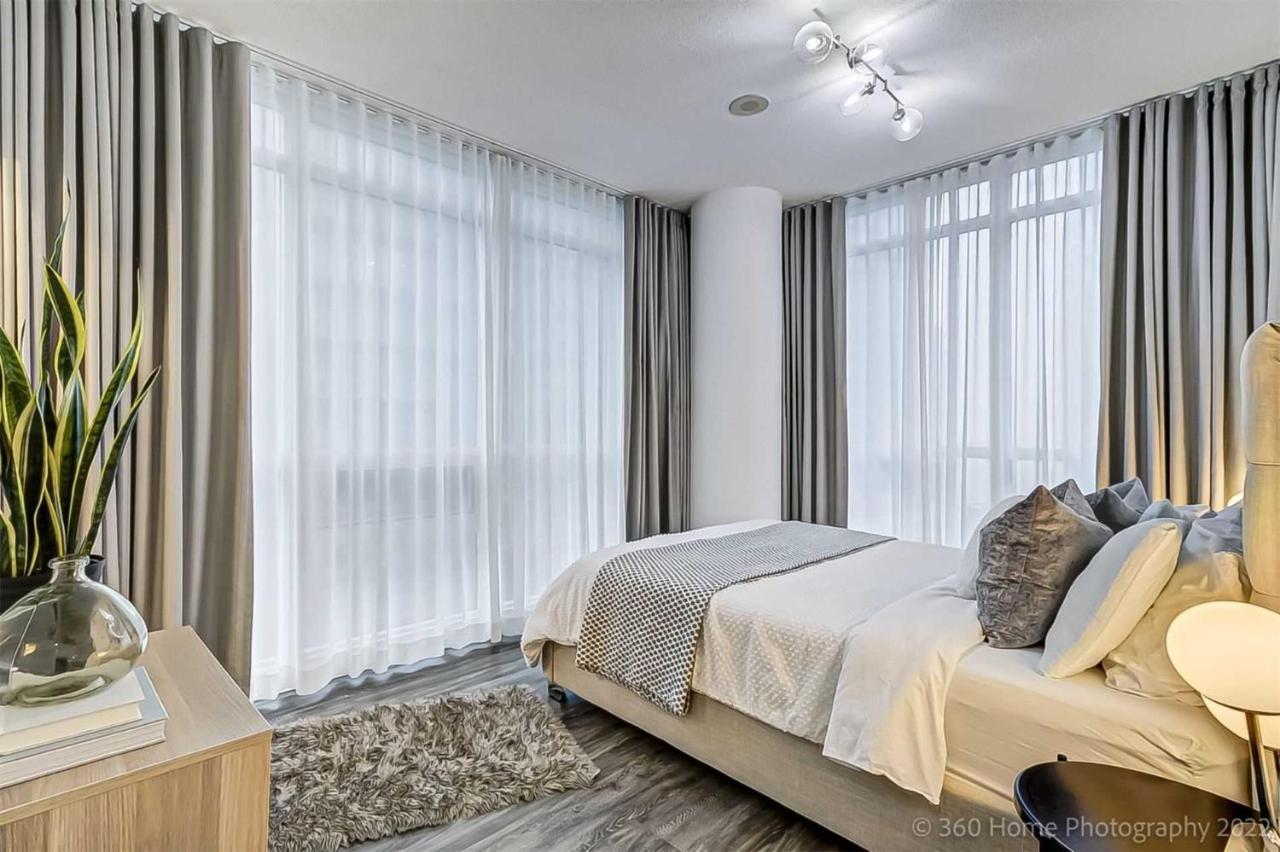 Prime Location - Stunning 2-Bdrm Condo Toronto Exteriér fotografie