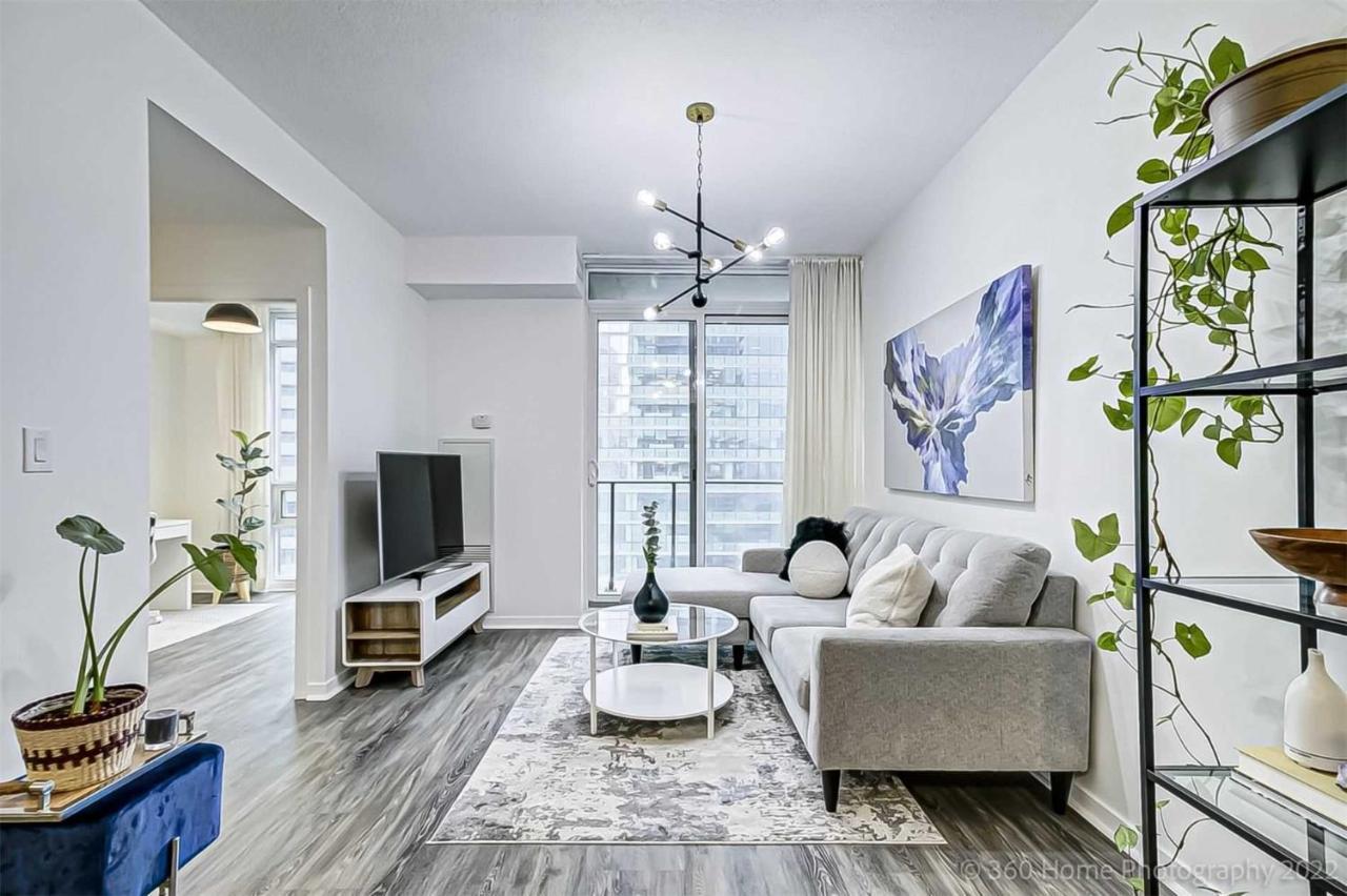 Prime Location - Stunning 2-Bdrm Condo Toronto Exteriér fotografie